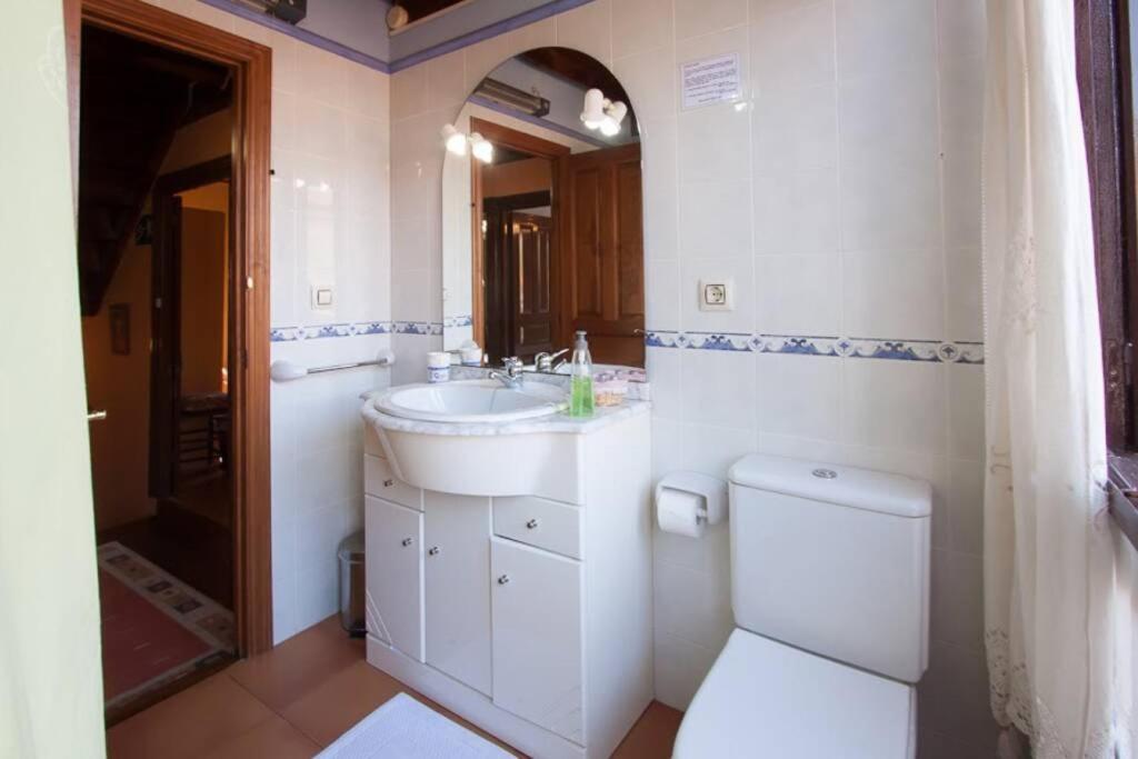 Casa Del Cuetu. Traditional In Asturias Holiday home Mere