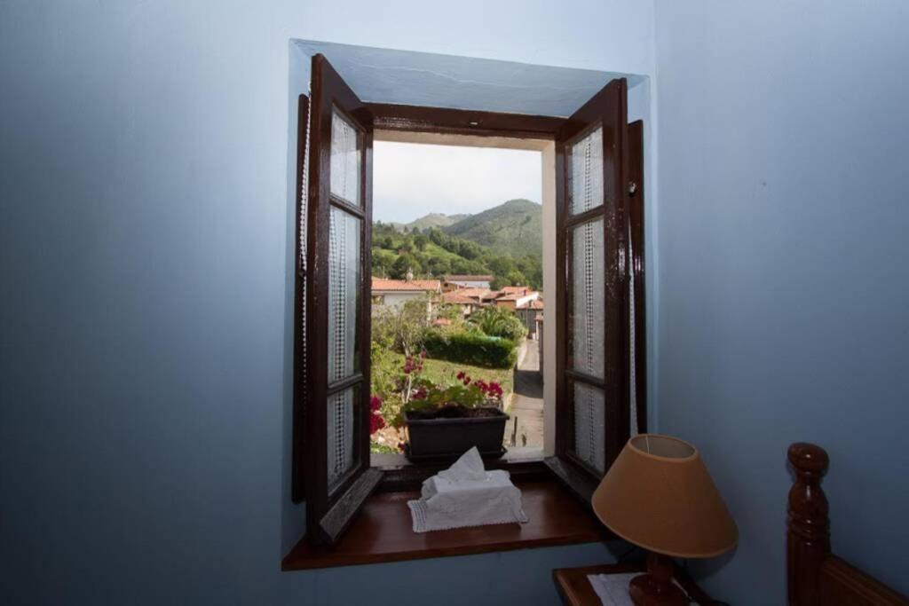 Casa Del Cuetu. Traditional In Asturias Holiday home Mere